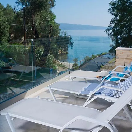 Villa Nikolakis Kerasia, On The