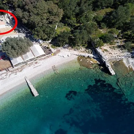 Villa Nikolakis Kerasia, On The