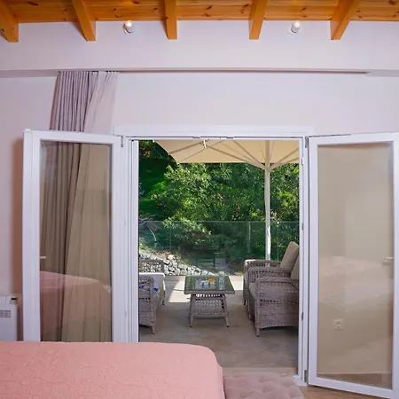 Nikolakis Kerasia, On The Vilă