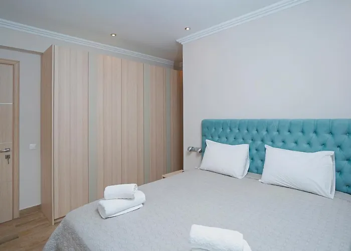 Villa Nikolakis Kerasia, On The