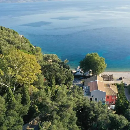 Nikolakis Kerasia, On The