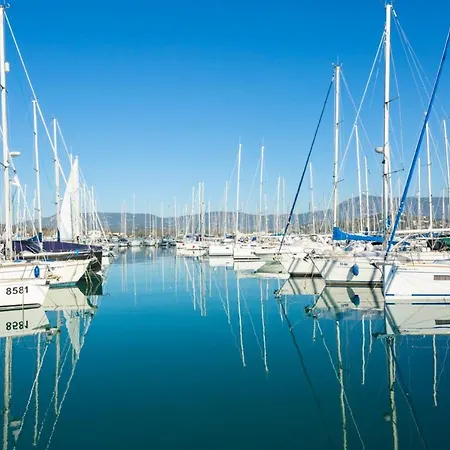 Villa Nikolakis Kerasia, On The *