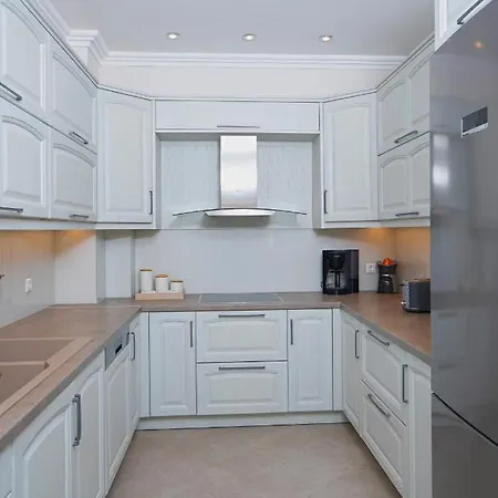 Nikolakis Kerasia, On The *