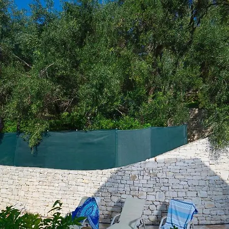 Villa Nikolakis Kerasia, On The Kerasá